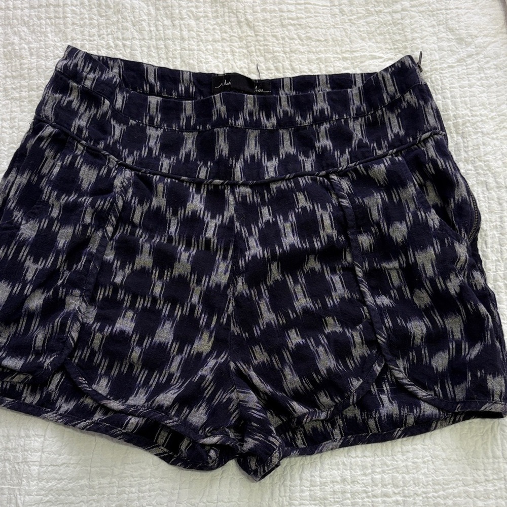 Staring at Stars Urban Outfitters ikat-style pattern high-rise shirts. Size 10.